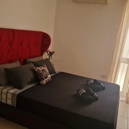 St Julian's Paceville アパート